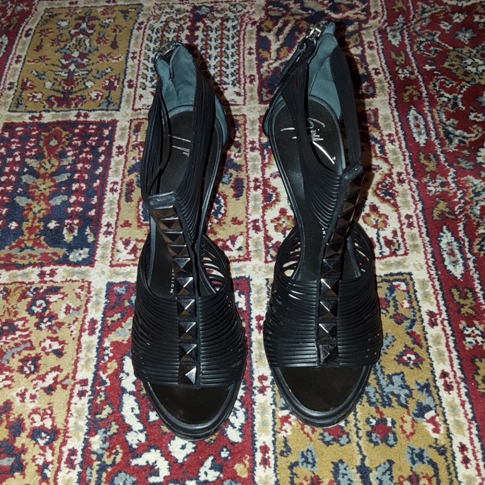 Giuseppe Zanotti Design Black Peep Toe Heels - Picture 1 of 7