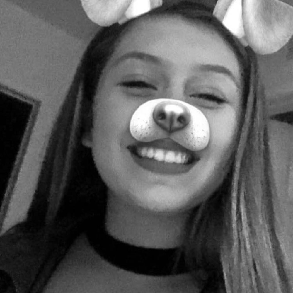 Meet your Posher, Adrianna