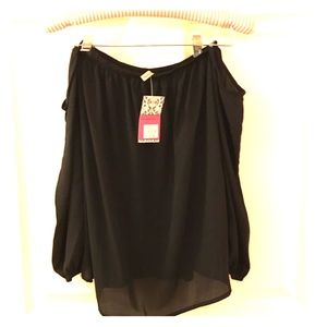 NEW Black Boutique style blouse