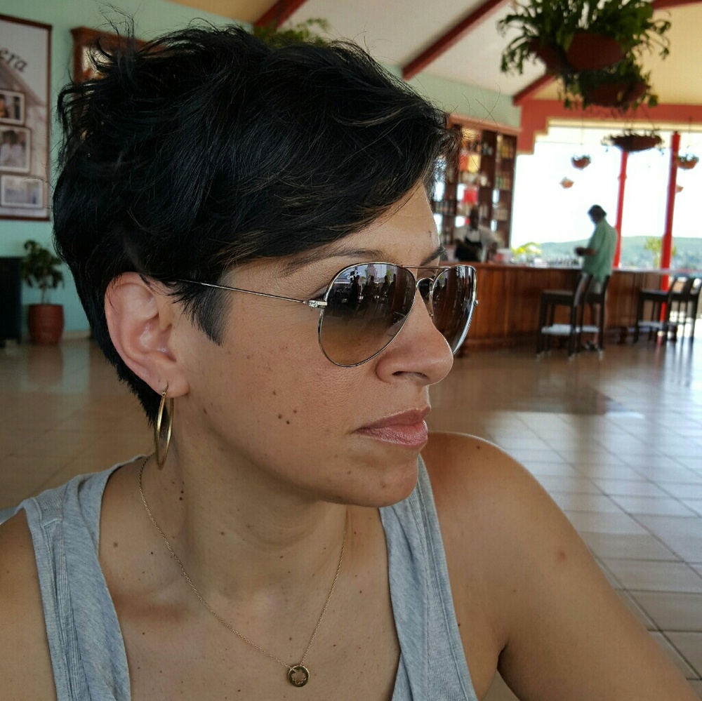 Meet your Posher, Vanessa