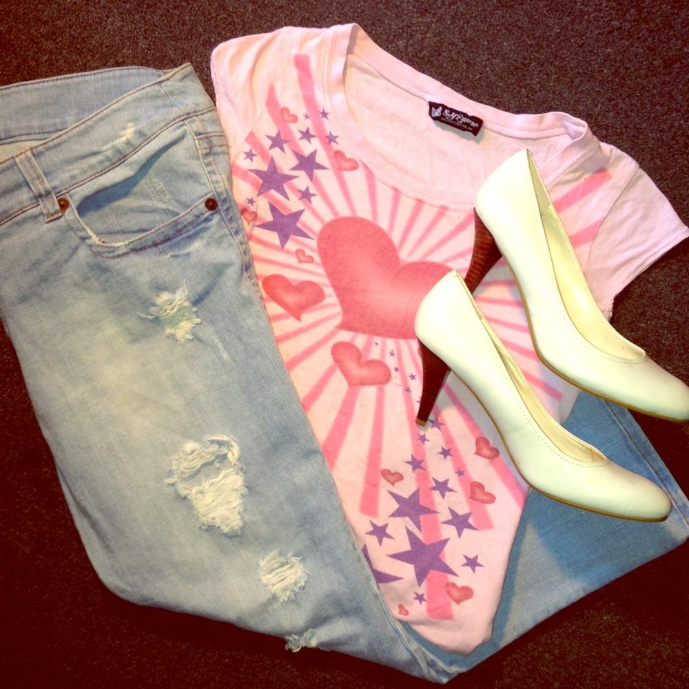 🛍 HOT!!" 🛍 Torrid Distressed Jeans.