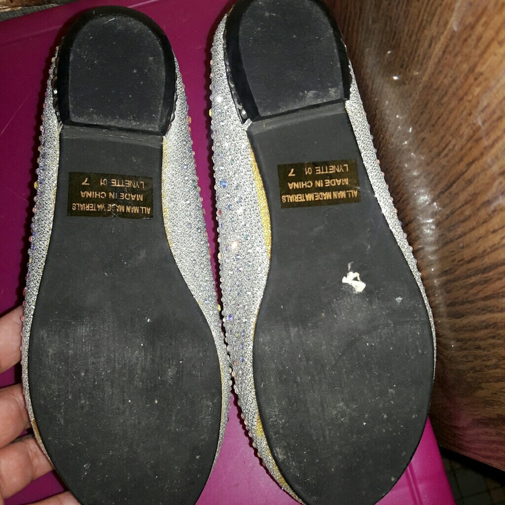 Shoes - Picture 4 of 4