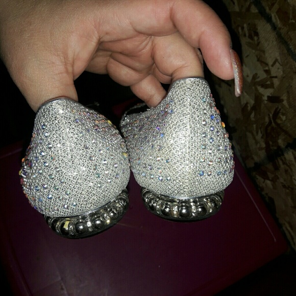 Shoes - Picture 3 of 4