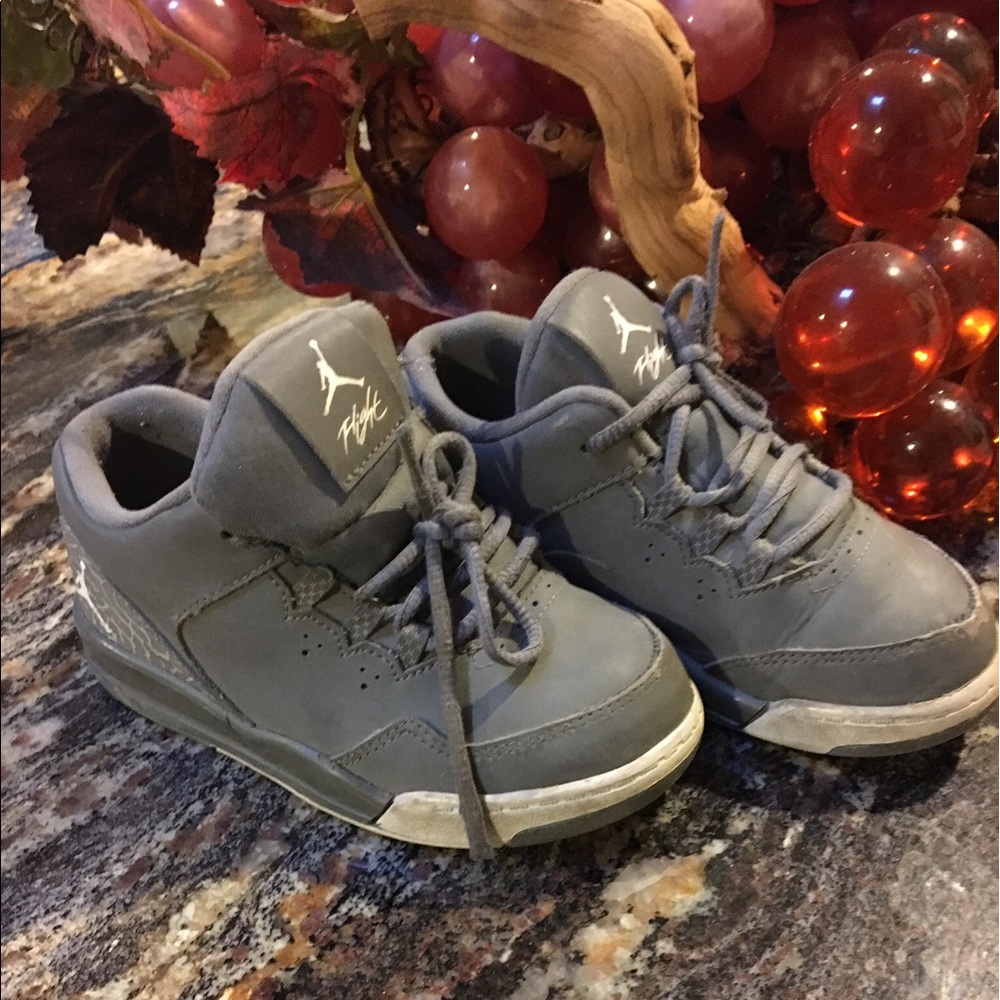 Michael Jordan boys sneakers size 9 in children.