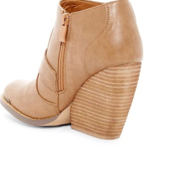 ❗️GONE 8/4❗️NIB Very Volatile Yorker Bootie - Picture 2 of 6