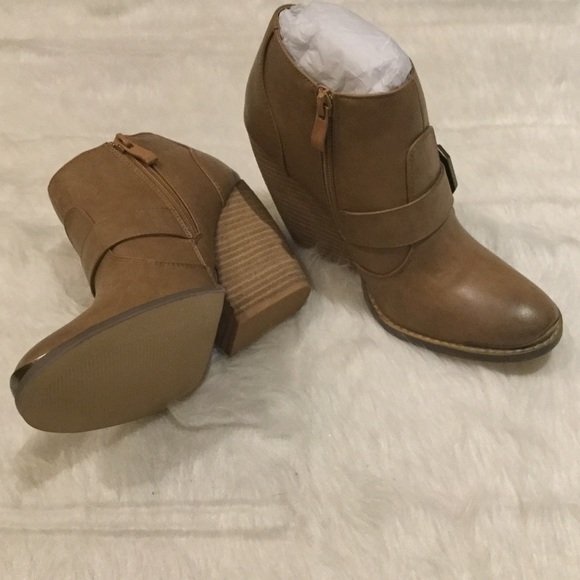 ❗️GONE 8/4❗️NIB Very Volatile Yorker Bootie - Picture 6 of 6