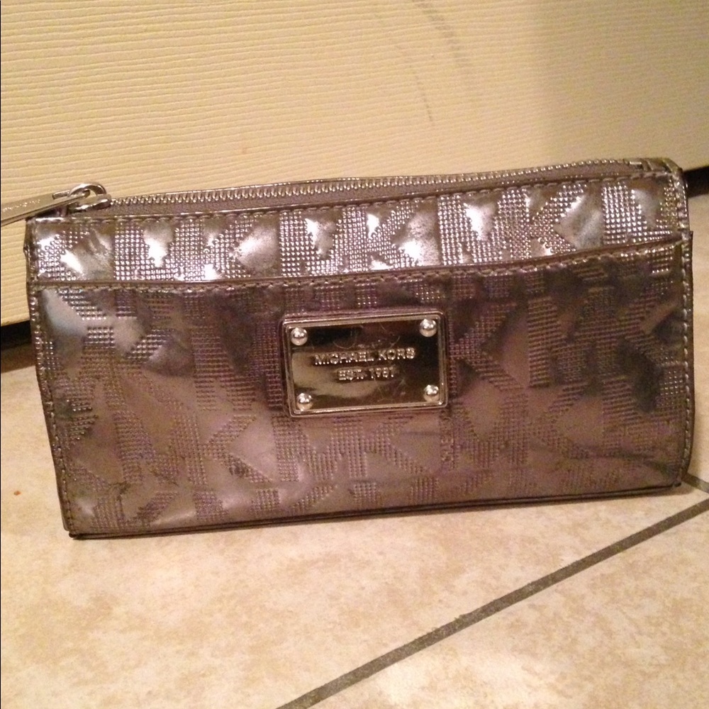 Michael kors makeup bag