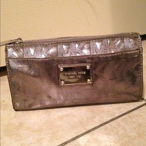 Michael kors makeup bag
