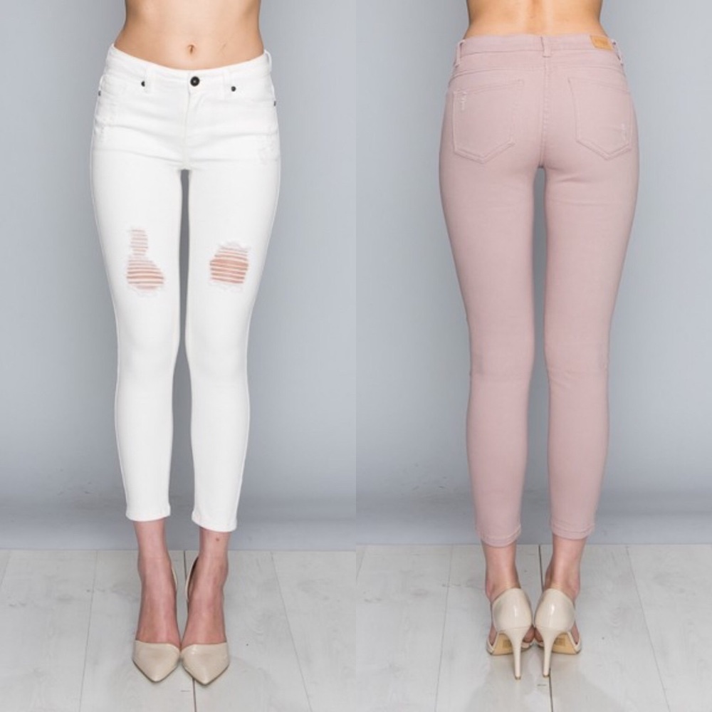 •LAST 1• White Distressed Skinny Ankle Jeans