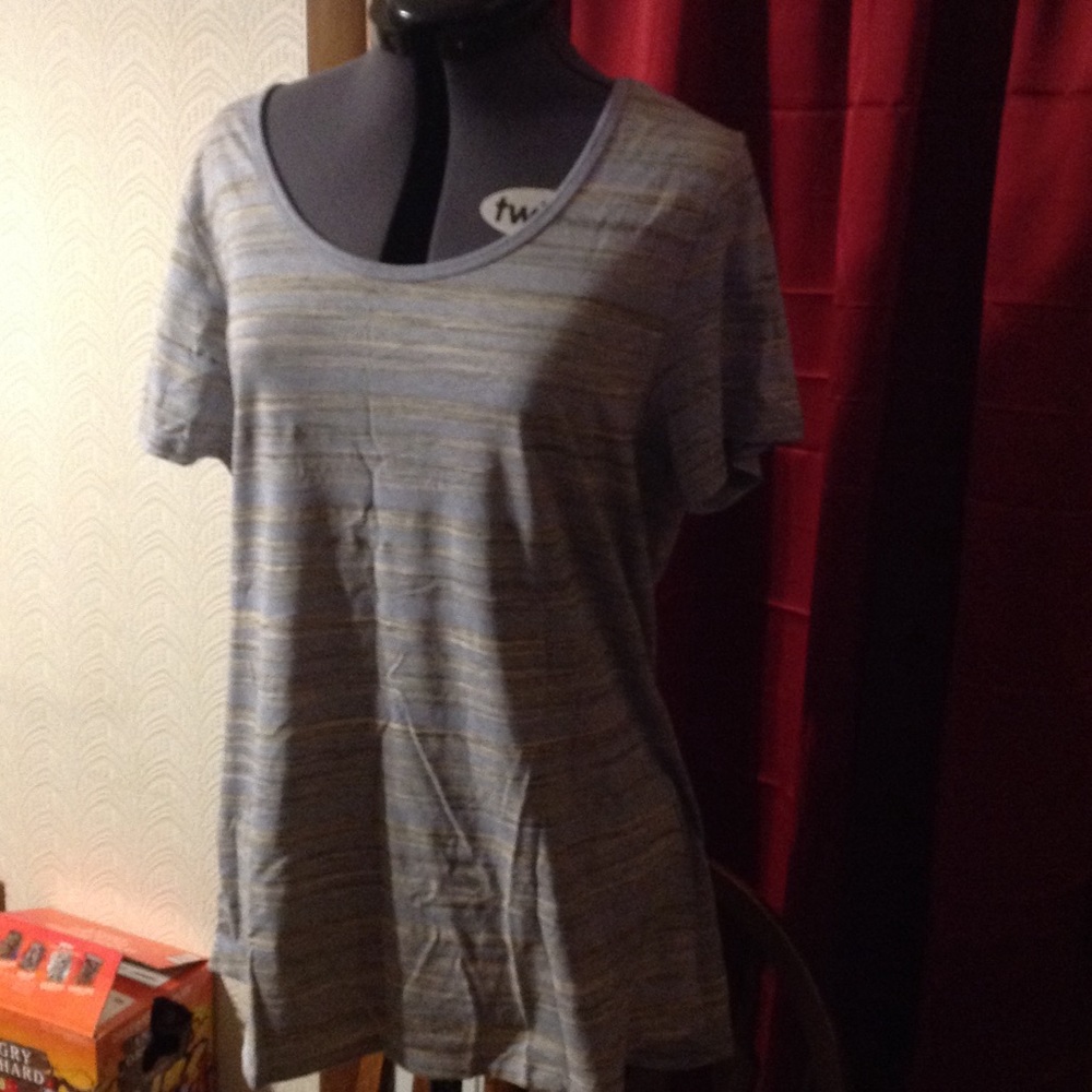 LulaRoe Classic T
