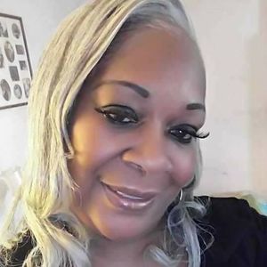 Meet your Posher, Debra