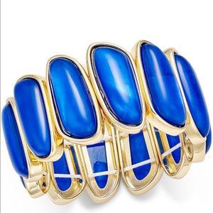 Super chic bracelet with stylishly colored stones.