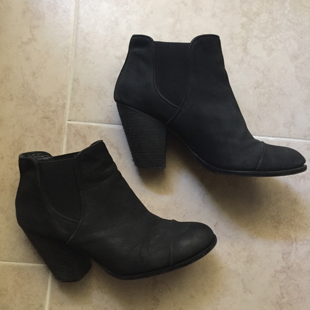 Black ankle boots size 9