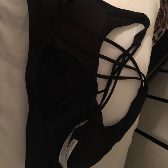 Victoria sports bra - Picture 2 of 2