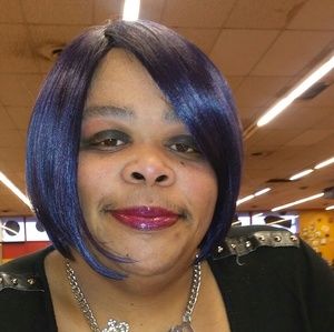 Meet your Posher, Sharon