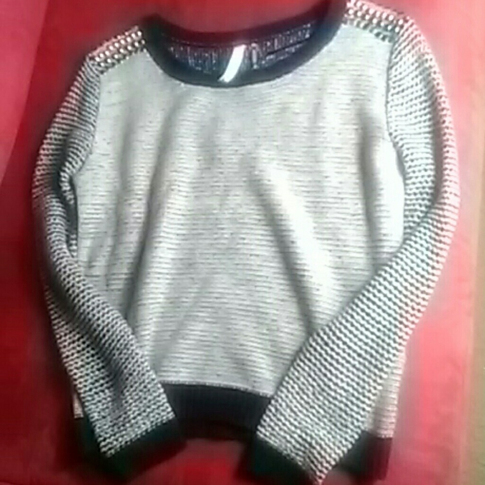 Women sweater size M