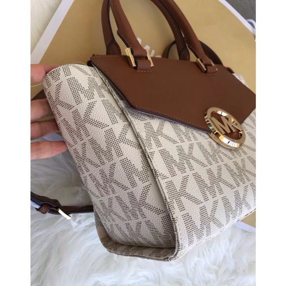 NEW Michael Kors Vanilla Large Hudson Satchel Bag - Picture 2 of 4