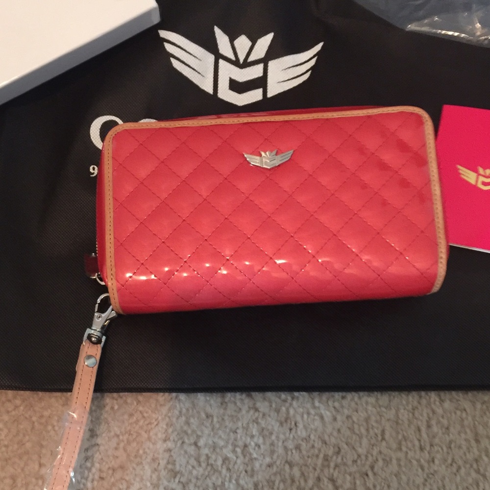 ▶▶SOLD◀◀🔴Dream Wristlet Wallet🔴