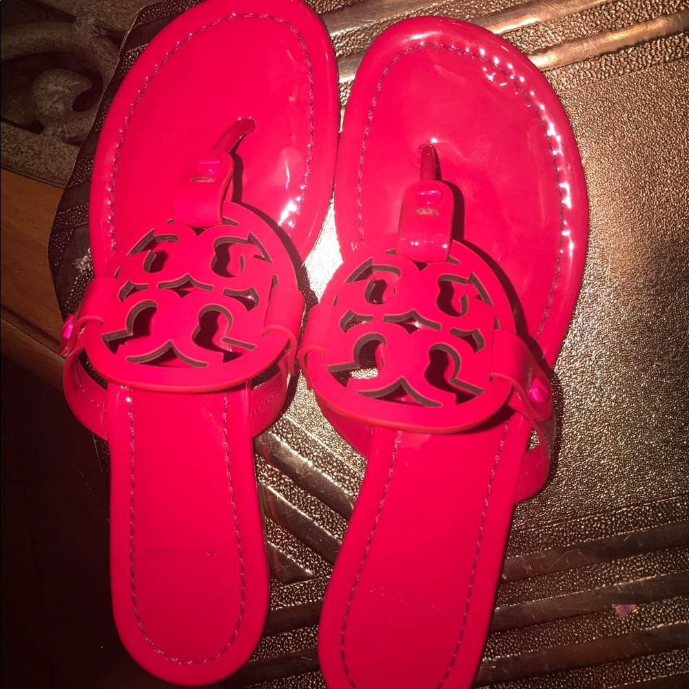 Tory Burch Miller Sandals in fluo fuschia