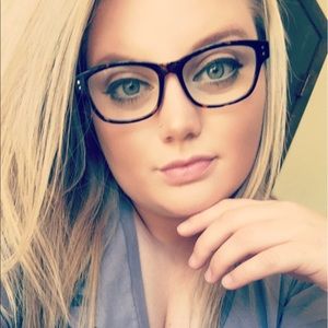 Meet your Posher, Elissa