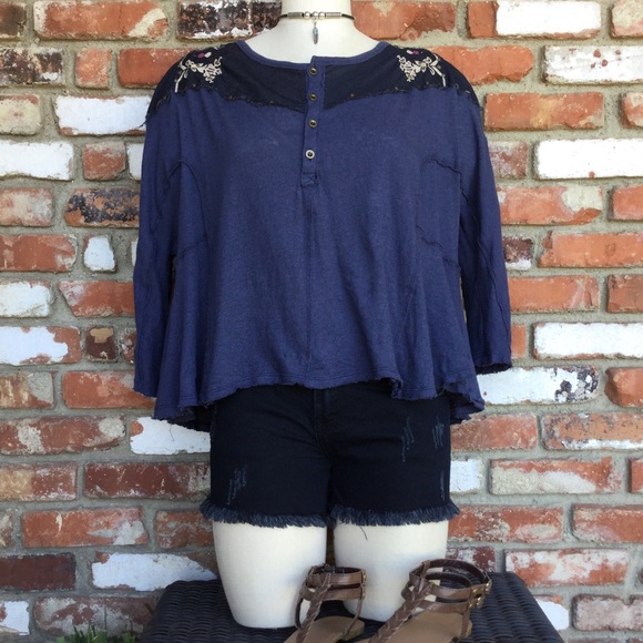 We The Free Perfectly Distressed Boho Top! - Picture 3 of 7