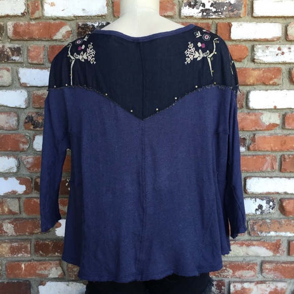 We The Free Perfectly Distressed Boho Top! - Picture 4 of 7