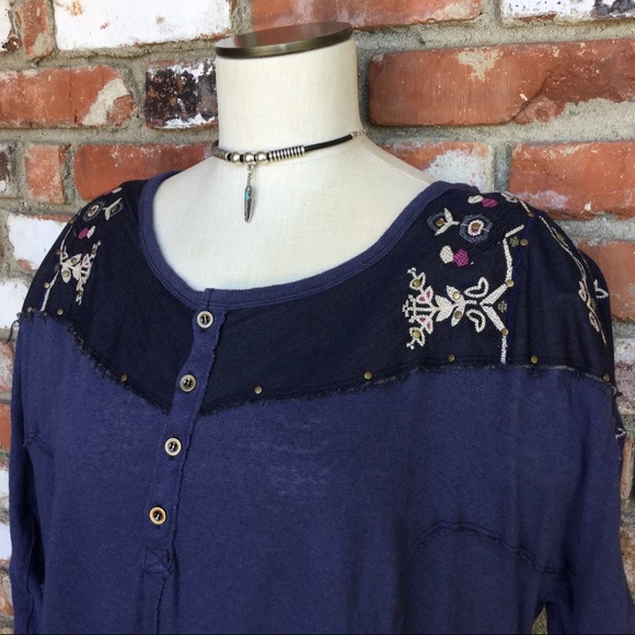 We The Free Perfectly Distressed Boho Top! - Picture 2 of 7