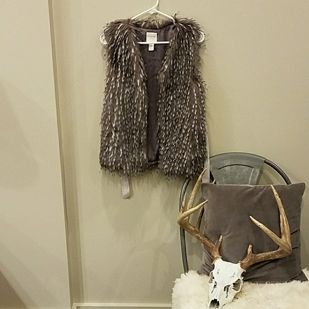 Forever 21 Girls Faux Fur Vest