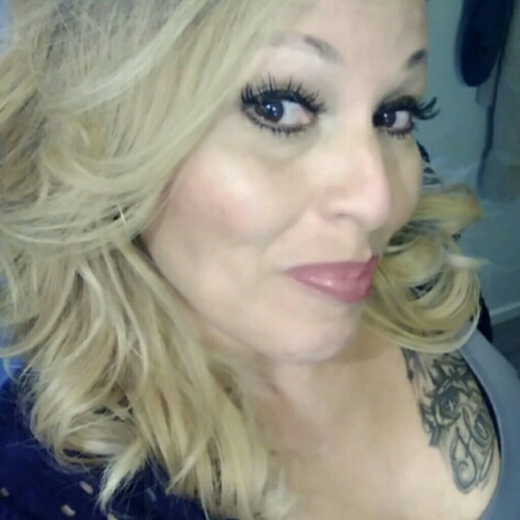 Meet your Posher, Cassandra - Picture 1 of 1