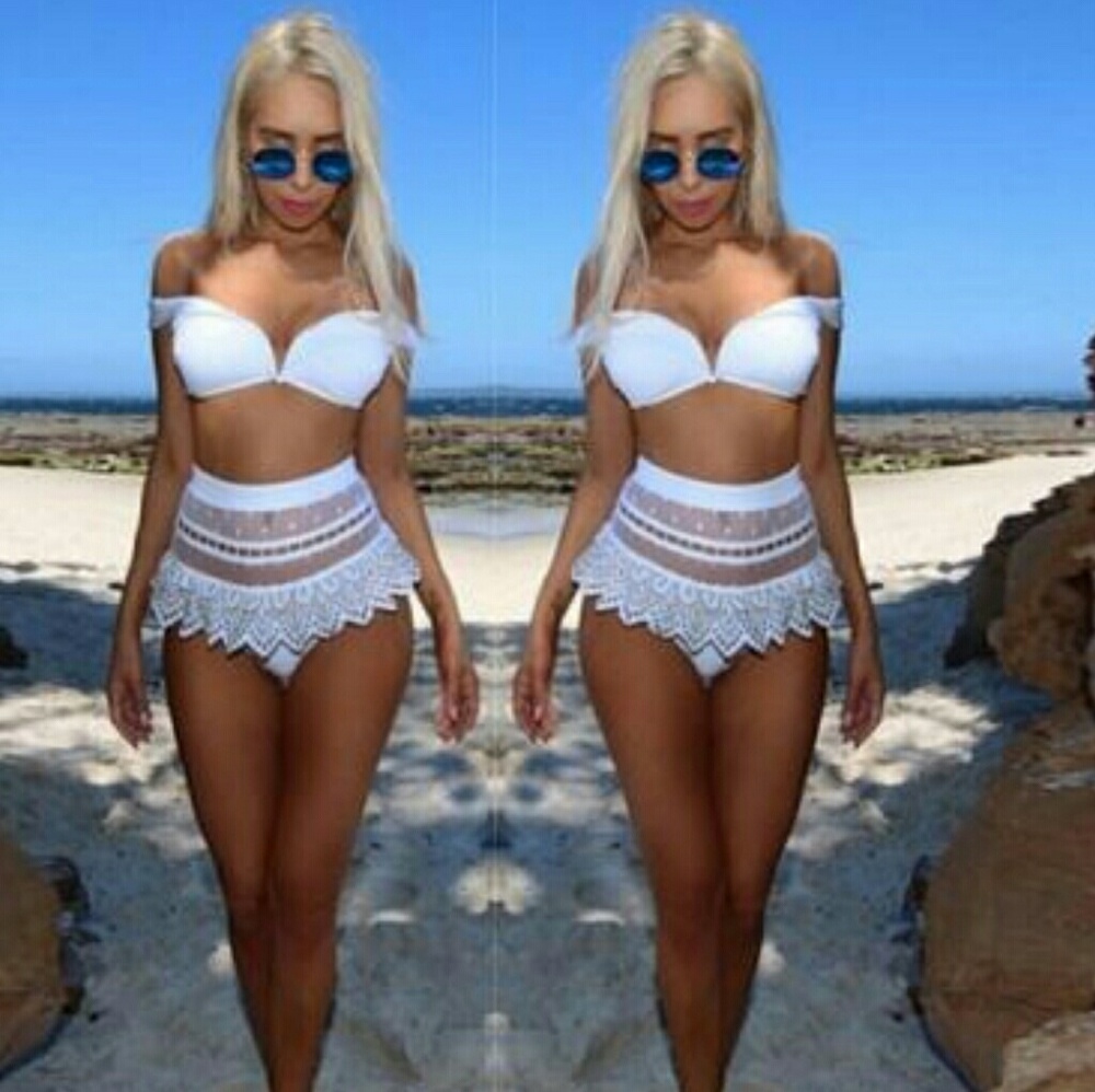 Off shoulder bikini