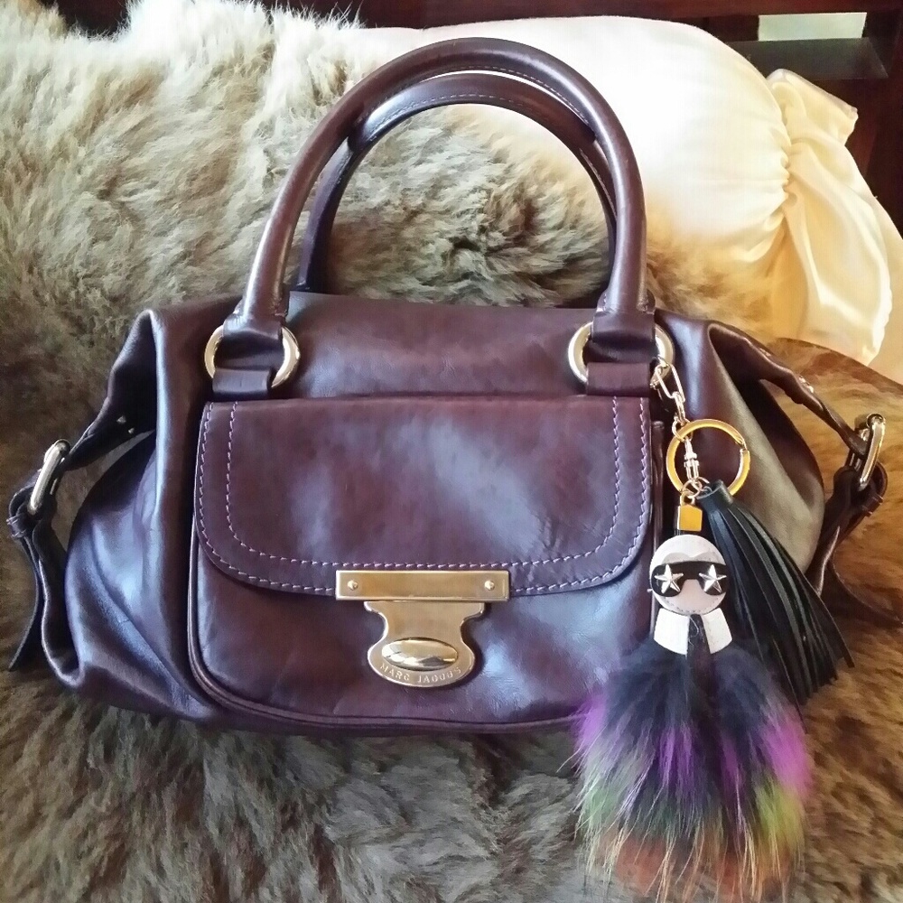 MARC JACOBS LEATHER SATCHEL.
