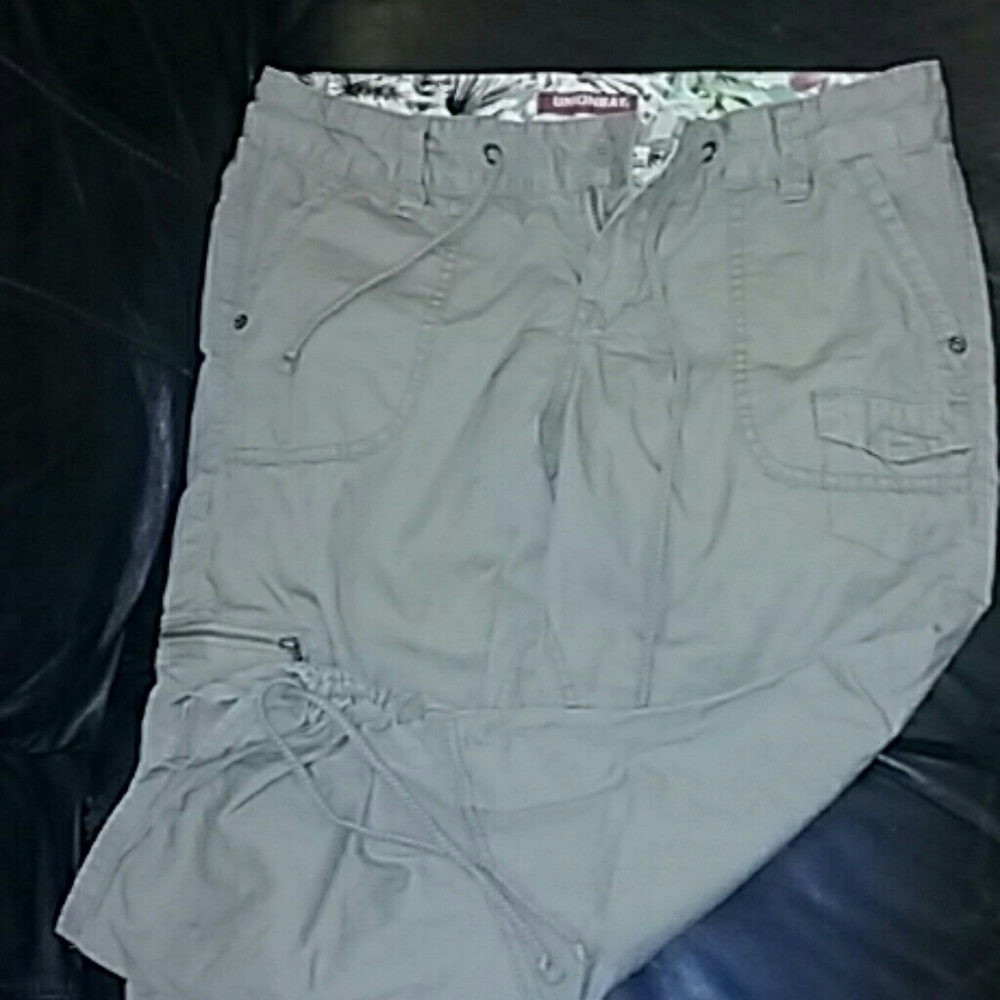 Capri pants