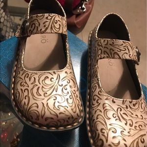 Brown and beige Alegria Inspired support shoe