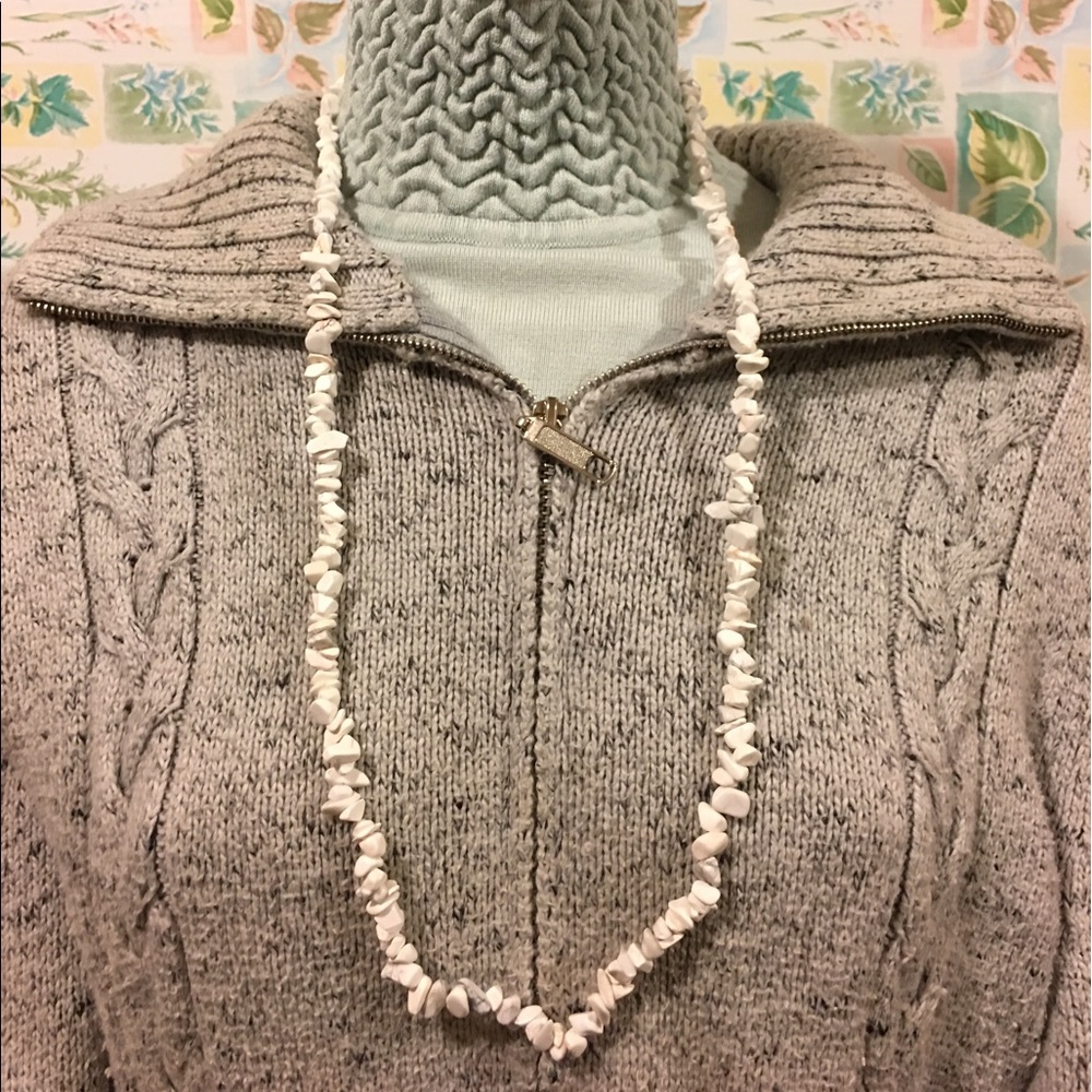 White Magnesium Stone Chip Necklace - Picture 7 of 7