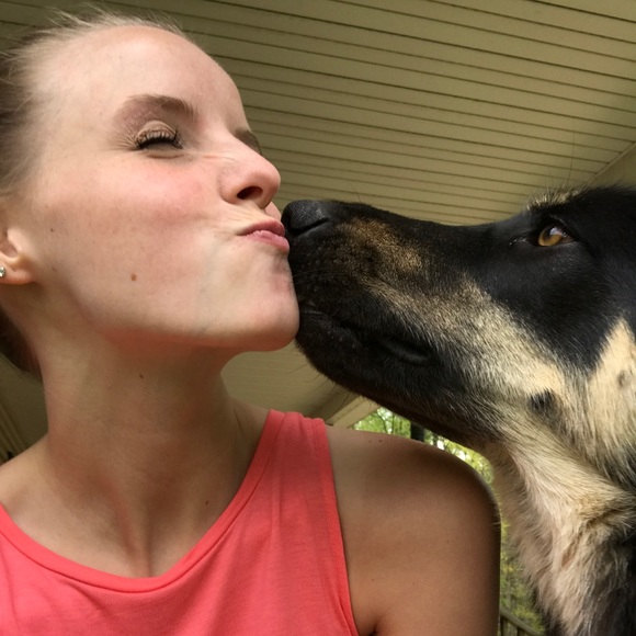 Meet your Posher, Mandy - Picture 2 of 4