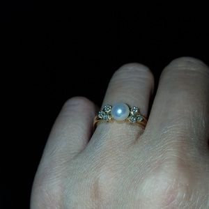Solid 14k yellow gold pearl/diamond ring sz 4.5