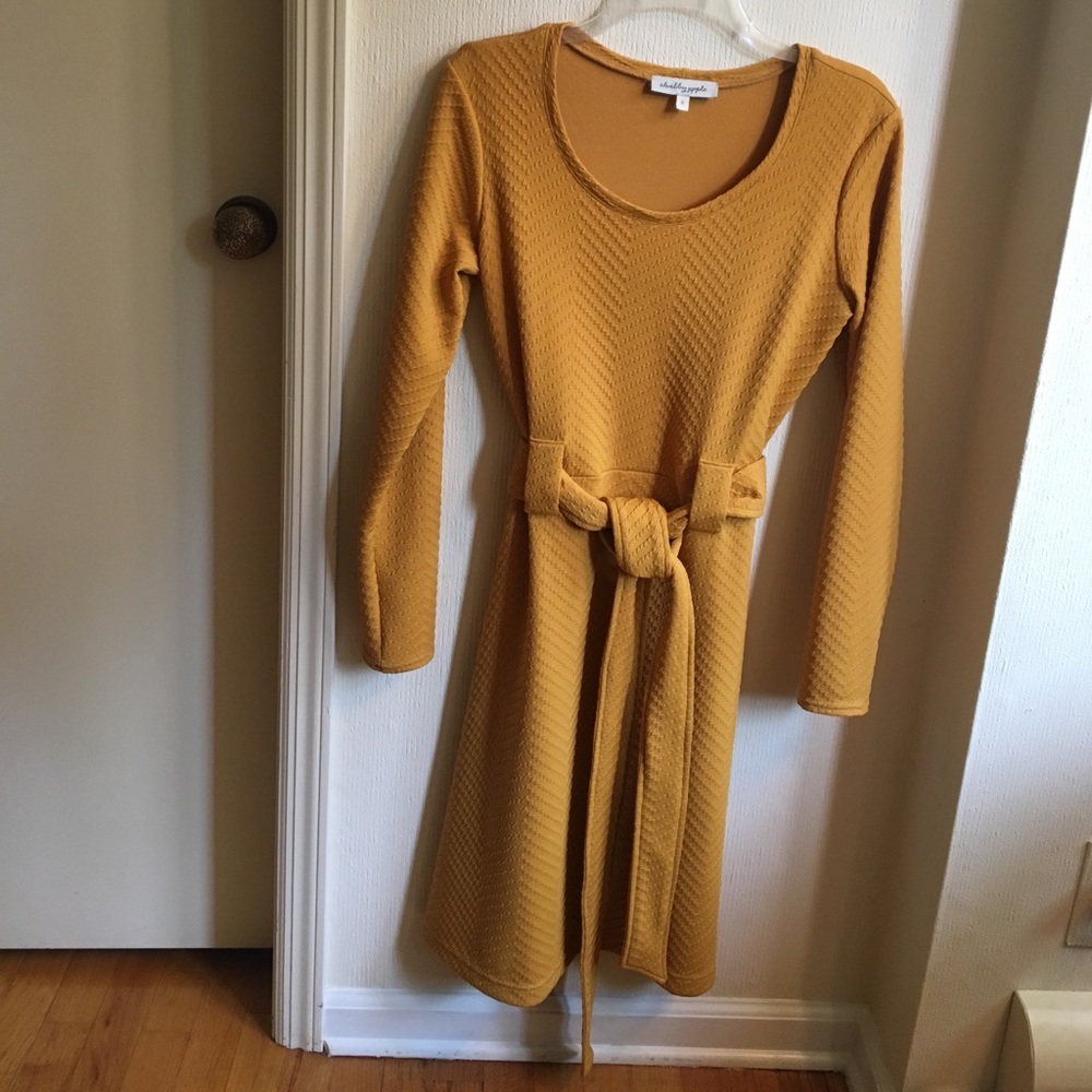 Shabby Apple textured gold long dress w/belt