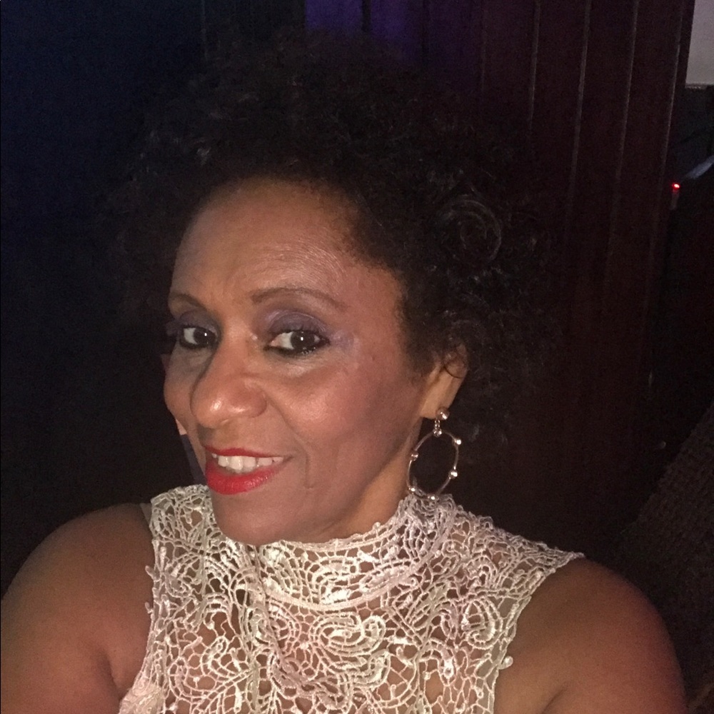 Meet your Posher, Isabel