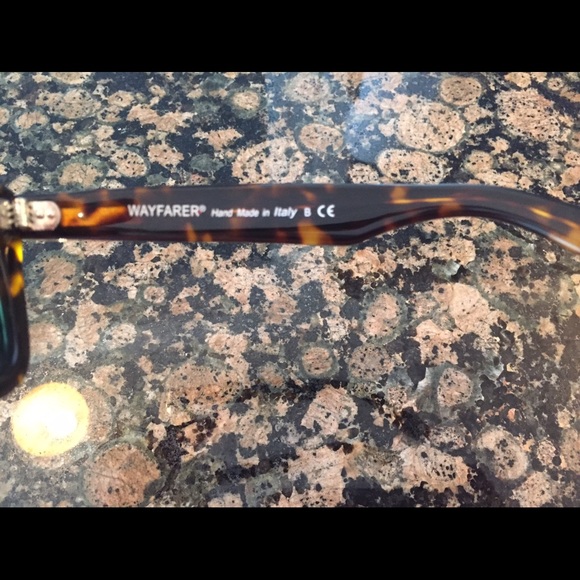 Ray Ban Turtoise Brown - Small frame - Wayfarer