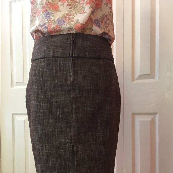 Floral Ruffle-Front Tank - Picture 3 of 3