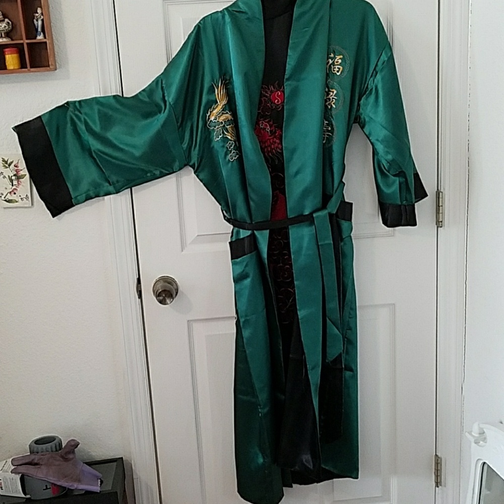 Satin asian style reversible robe one size