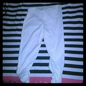 White stretch capris