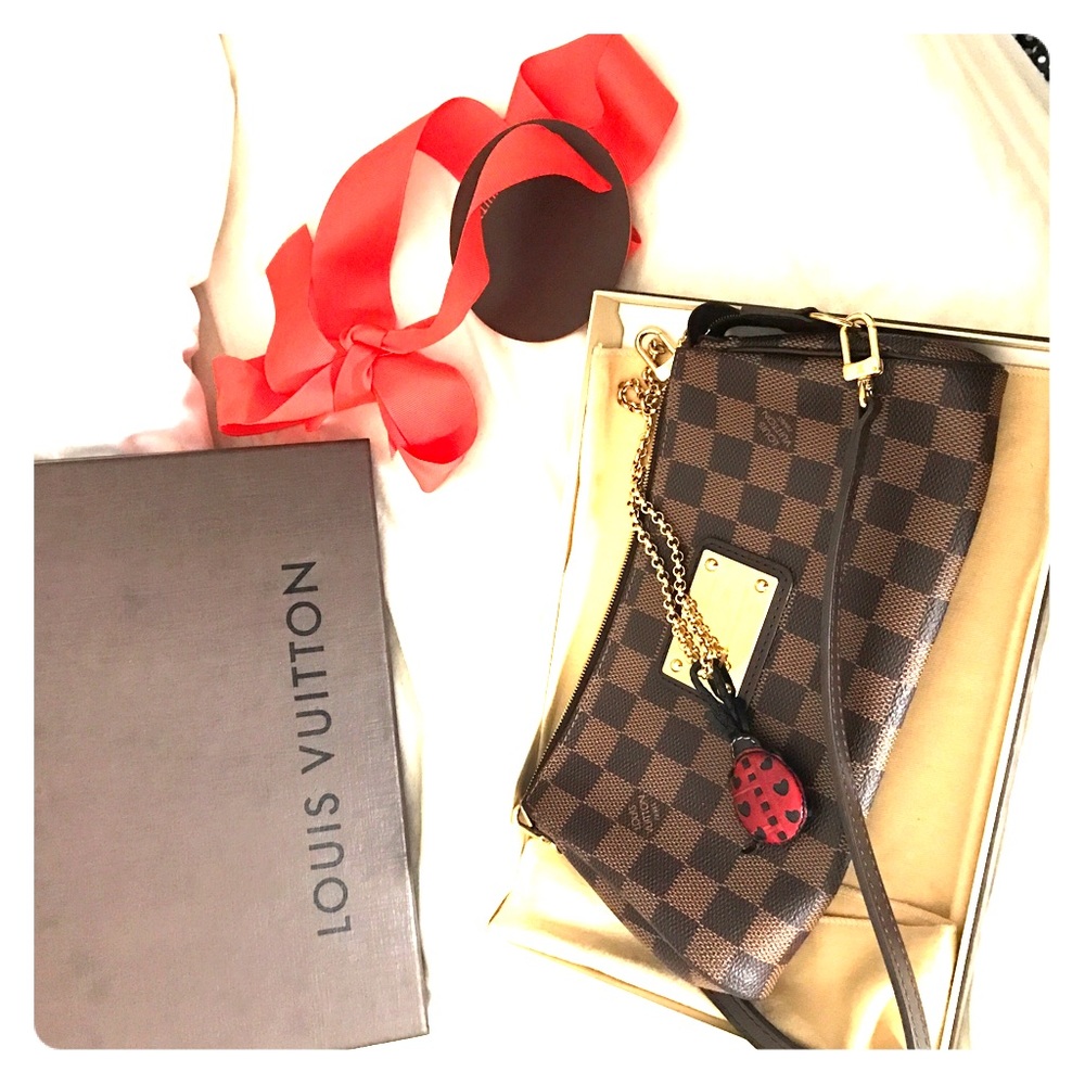 Louis Vuitton small messenger purse