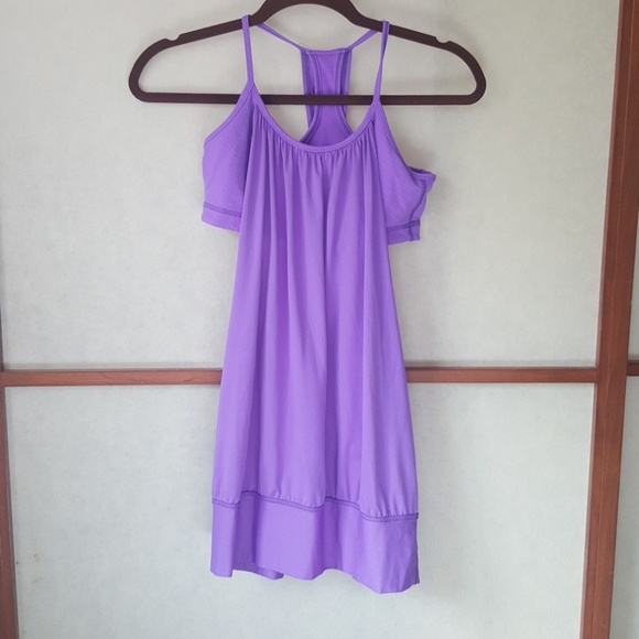 Like new Lululemon No Limits tank built in bra - Picture 4 of 5