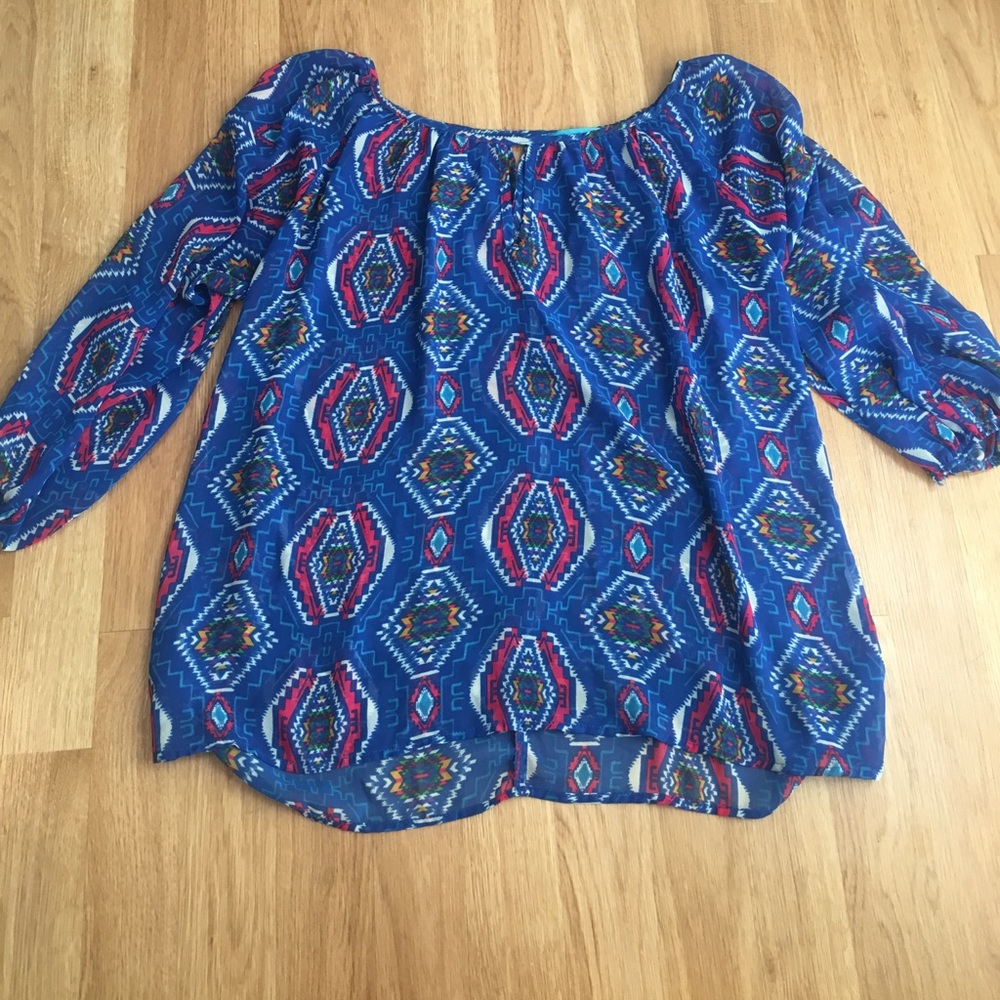 Lightweight patterned top!