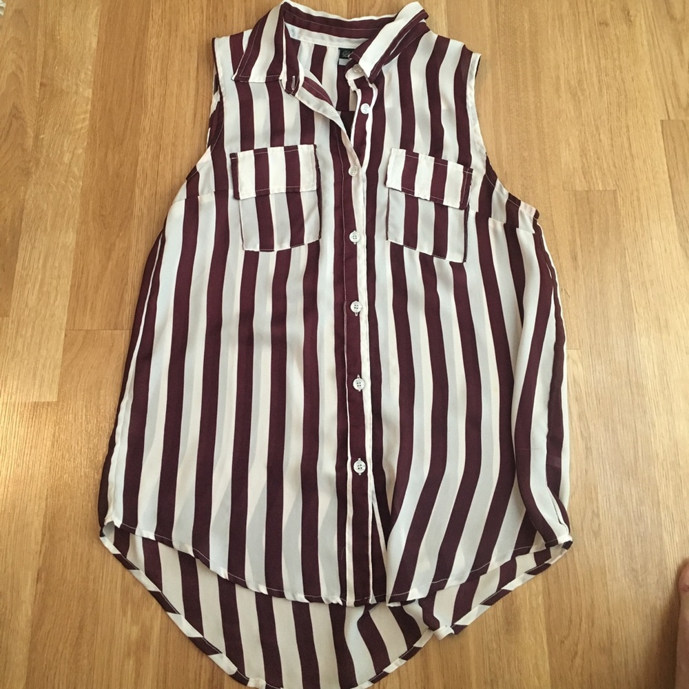 Maroon and white button down tank!