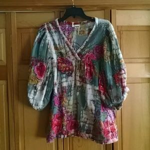Beautiful floral tunic with puff sleeved