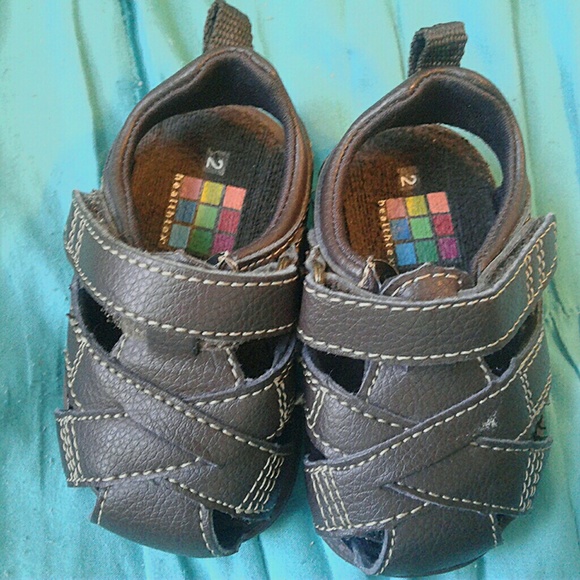 🐳🐚 Brown Baby Sandals - Picture 2 of 2