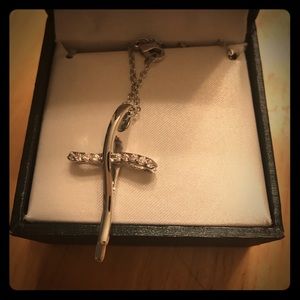 Beautiful Fine Silver Plated Cross Necklace!