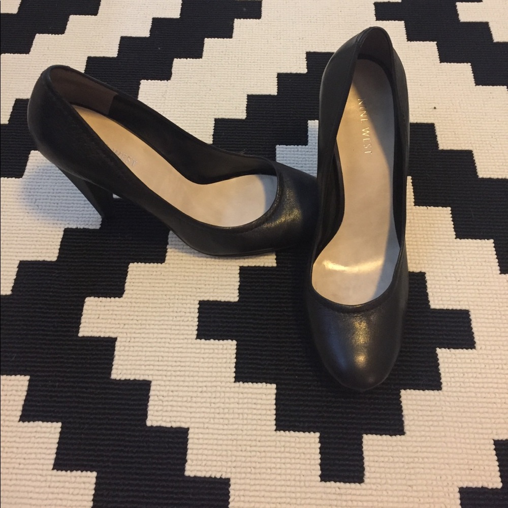 Nine West Black Pump